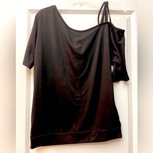 Boutique asymmetrical one shoulder black top•size small•never worn